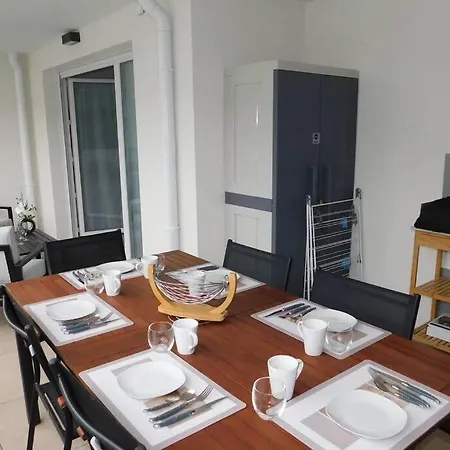Marina Bay Apartment